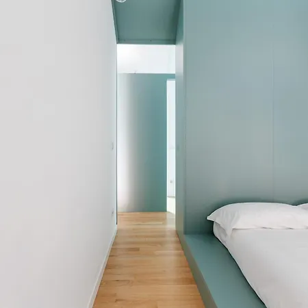 - 800 M Far From Lancetti Station Apartment *
