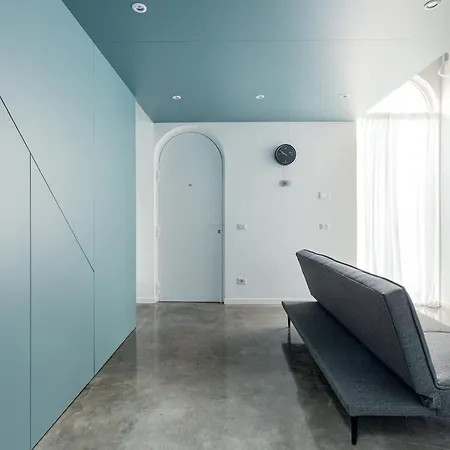 - 800 M Far From Lancetti Station Apartment *
