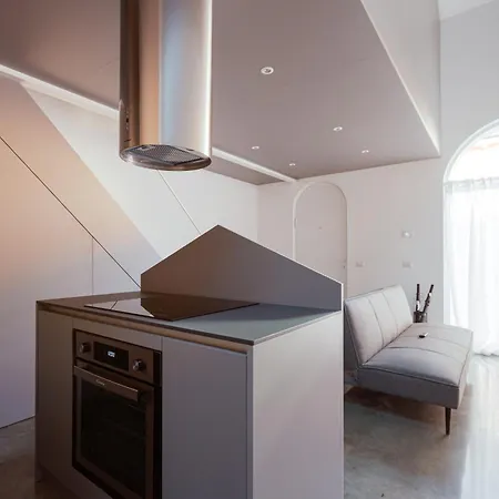 - 800 M Far From Lancetti Station Apartment