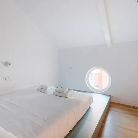 Appartamento - 800 M Far From Lancetti Station Milano